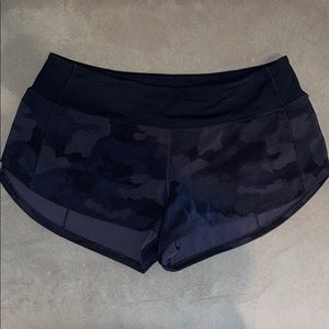 Lululemon speed up short 2.5” inseam camo